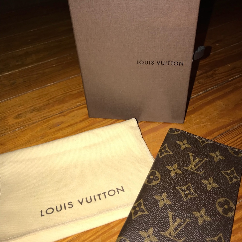 Louis Vuitton Checkbook Credit Card Wallet